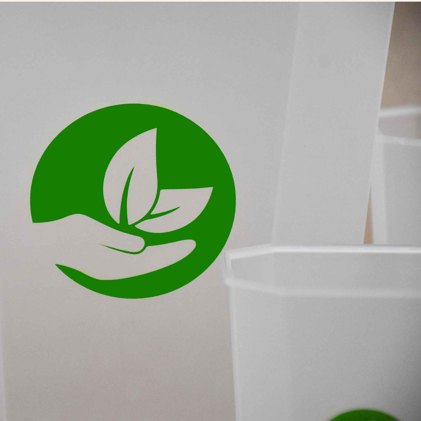 Neliönmuotoiset läpinäkyvät kasviruukut